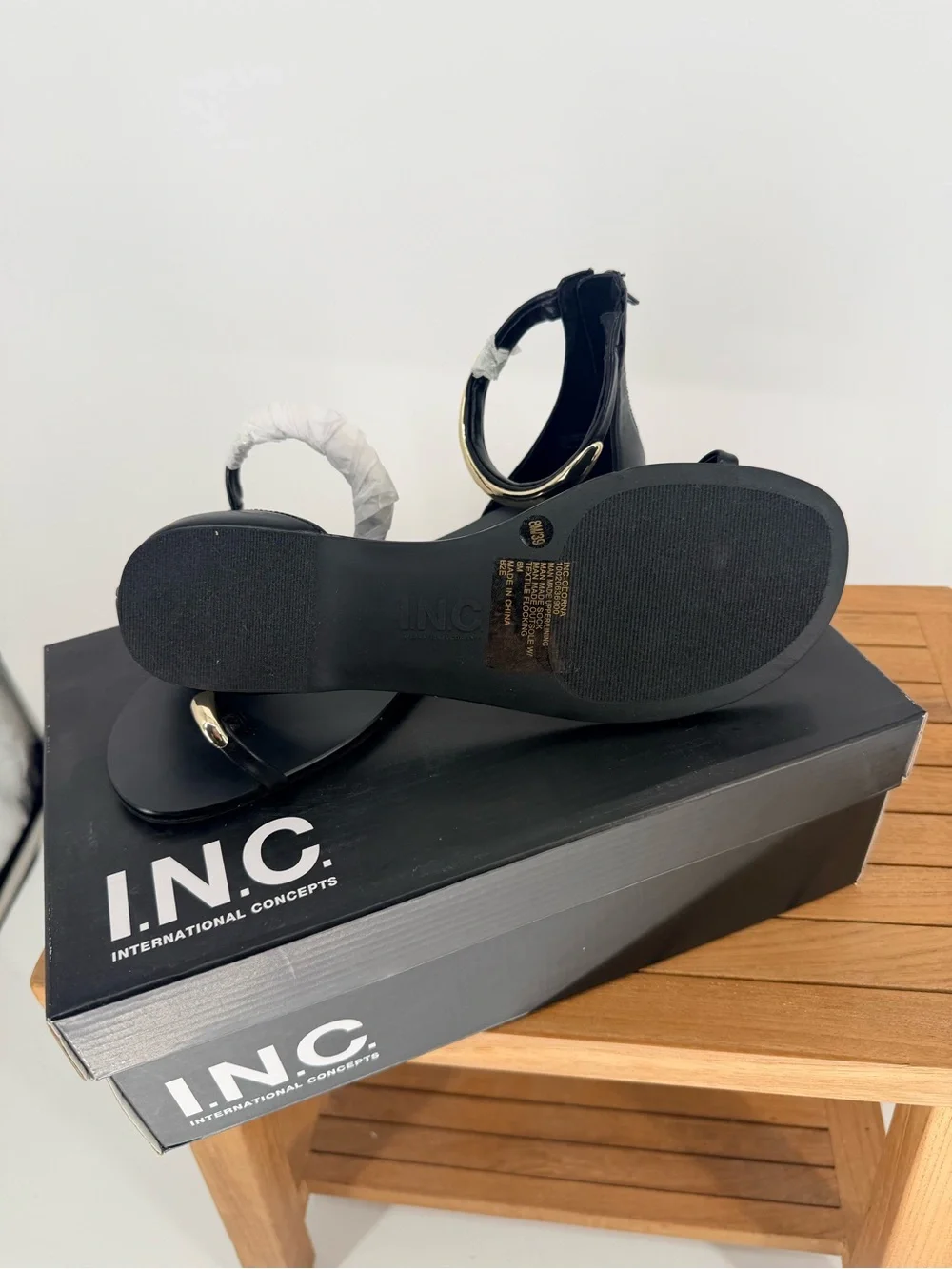New INC International Concepts GEORNA Black Toe-Ring Ankle-Strap Sandals SIZE 8